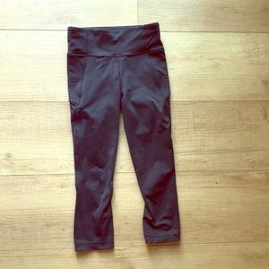 Brand New - Size 4 Lululemon Cropped leggings
